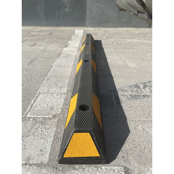 183cm Rubber Wheel Stopper Speed Bump with 10cm Height and 15kg Weight for Durable Parking Safety