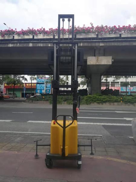 2000kg Semi Electric Stacker With Dc Dc12v / 1.6kw Motor 4000mm High Safety