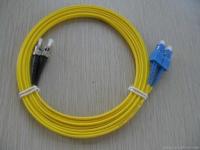 Haute résistance à la traction, SC flexible - ST fibre optique Patch cordon, perte d'Insertion ≤ 0.2dB