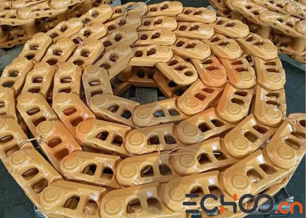 Hyundai R60 Mini Digger Tracks / Yellow Excavator Track Parts High Strength
