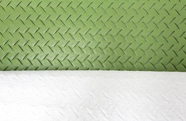 UV5000 Nuevo estilo 8-20mm Polyethylene Shockpad Substrato para campos de fútbol / rugby / hockey Sin mantenimiento y excelente resistencia a los rayos UV