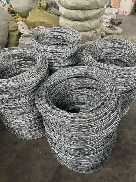 Powder Coated Chain Link Fence Galvanized Round Post