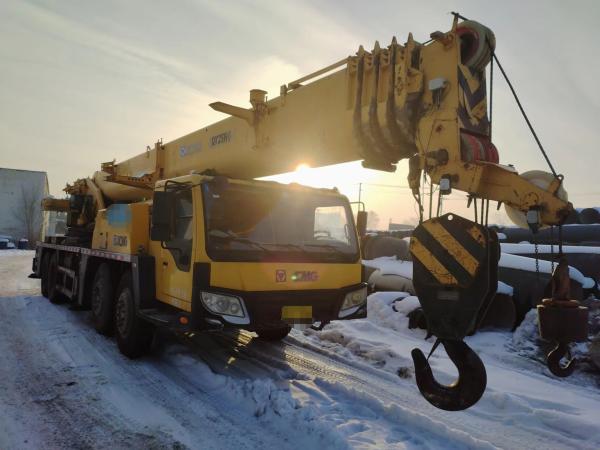 Année 2011 Orange Xg 70 Tonnes Grue mobile d'occasion Hauteur de levage maximale 40m Orange