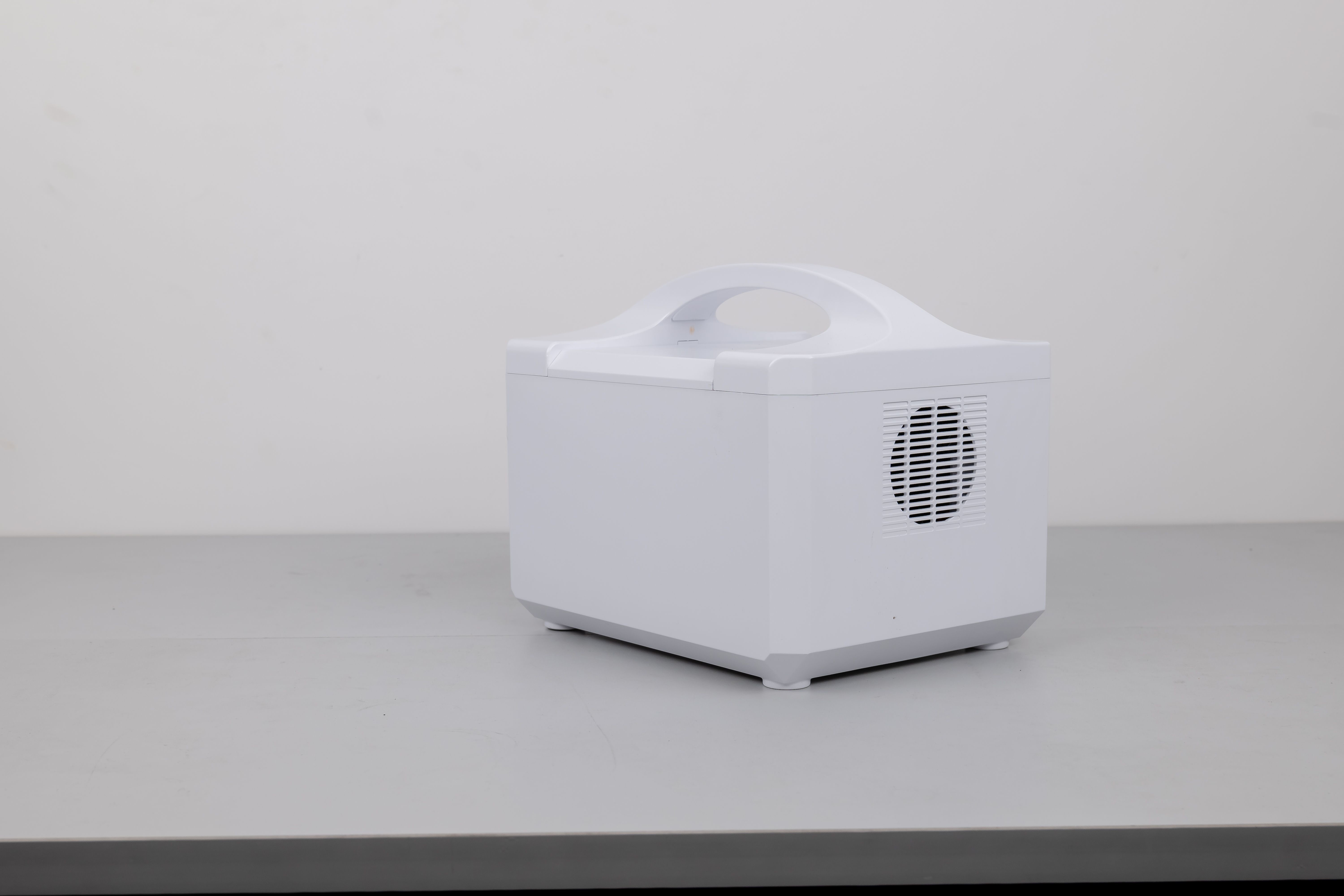 Быстрая зарядка PD30W QC3.0 перезарядка цилиндрическая LifePO4 батарейная мобильная электростанция с BMS для солнечной энергетики