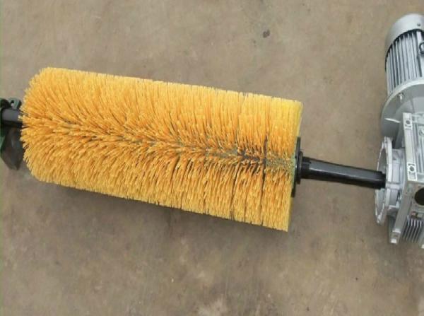 Líquido de limpeza de correia de limpeza de nylon giratório elétrico da escova do rolo do motor para a escova de limpeza da correia transportadora