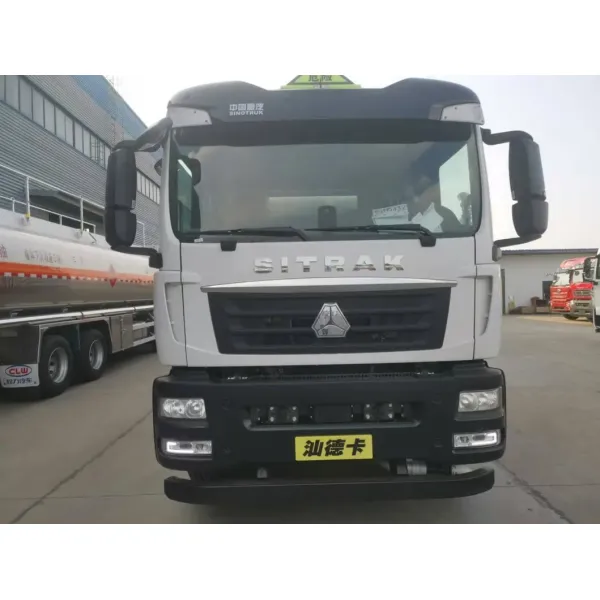 Heavy-Duty Sinotruk Shandeka 28-32m3 Diesel Fuel Tanker Truck