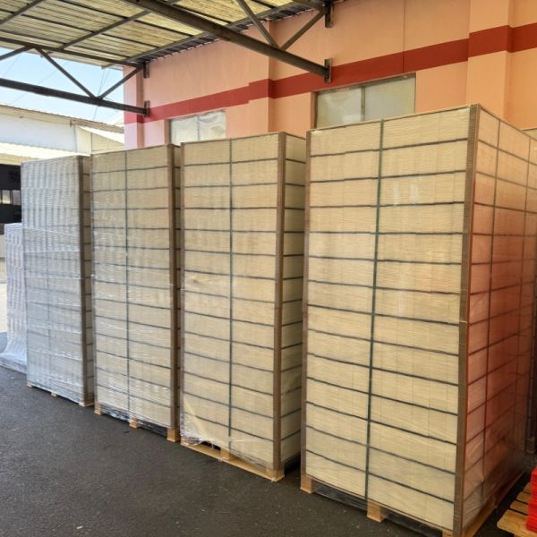 Co-Polymer Waterjet Cutting Support Bricks for Waterjet Tables, Durable Splashback-Reducing Waterjet Tank Bricks with Corrugated Drainage Design and Long Service Life