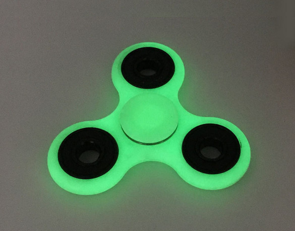 Luminous HandSpinner Toy EDC Glow In The Dark Tri Spinner Fidget Desk Toy for Decompression Anxiety Glow Finger Toy