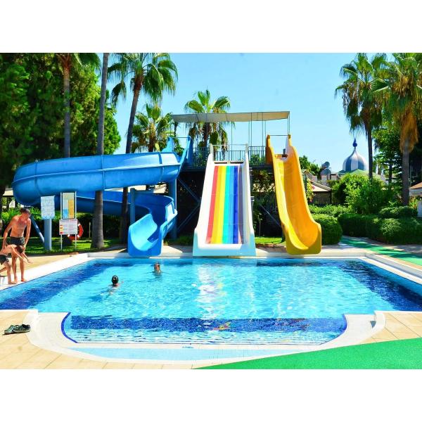 Parcs aquatiques en plein air Équipement personnalisé pour enfants avec un ensemble de diapositives en fibre de verre