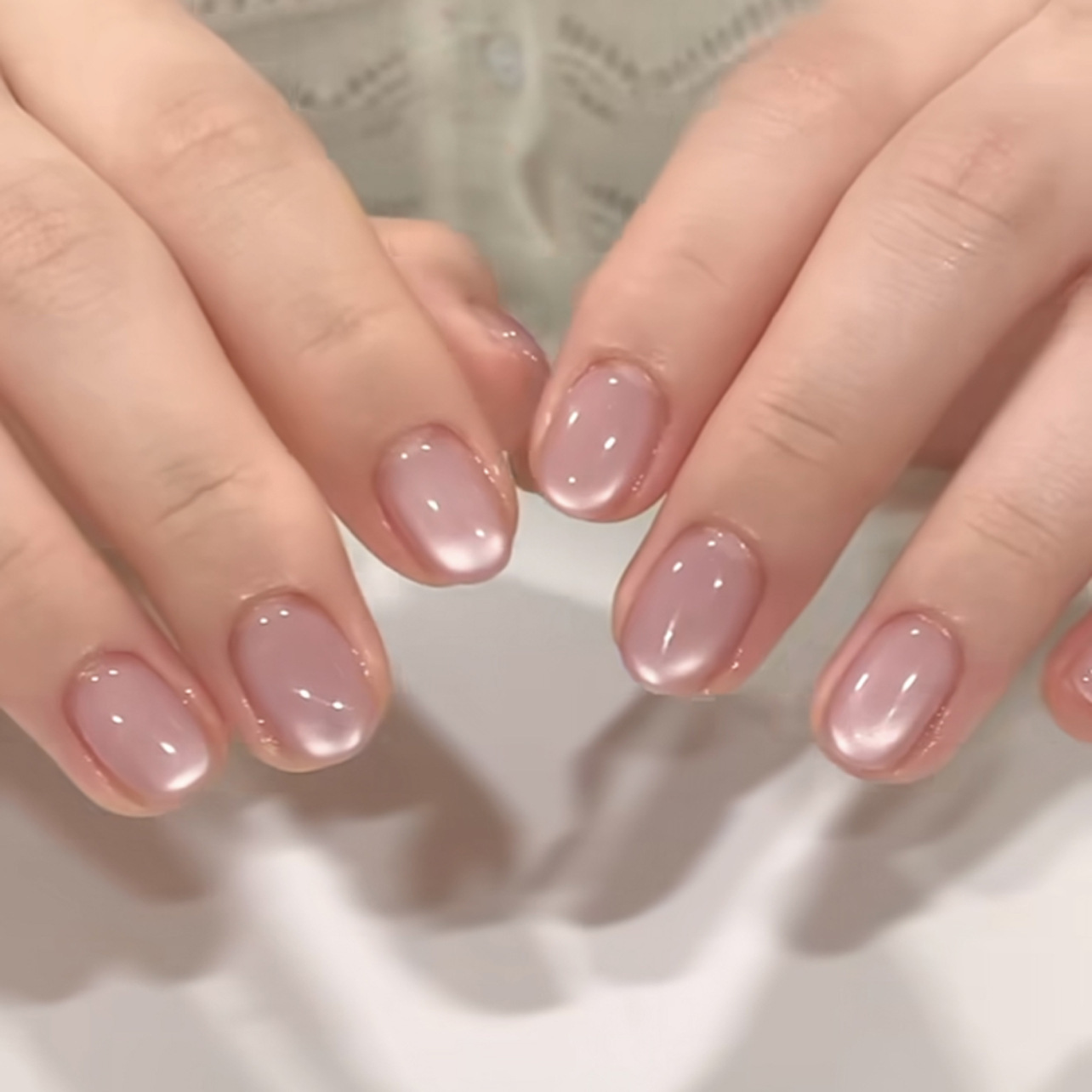 24Pcs Nude Cat Eyes Press On Nails OEM ODM Round Cat Eye Nails