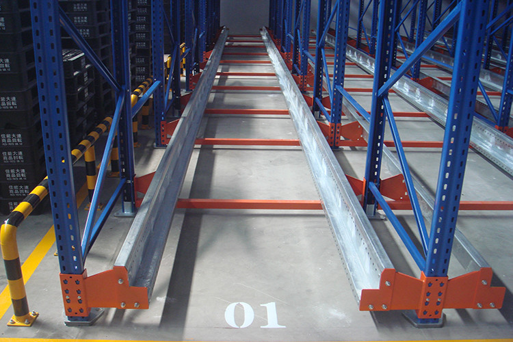 Radio Shuttle Rack Ultra High Density Storage System 1200mm Deep Lane Pallet Racking 20+ Pallets Per Lane
