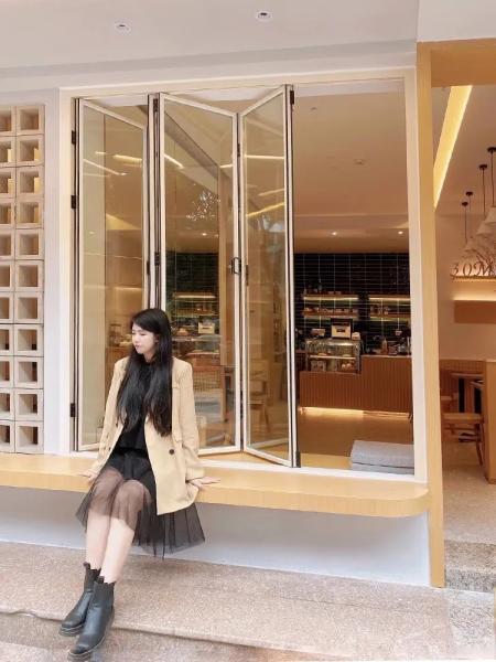 Zurich Precision-Engineered Folding Windows - ±0.1mm Manufacturing Tolerances
