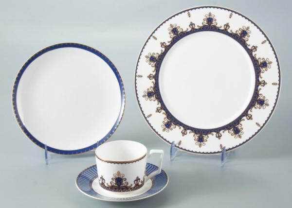 SGS Certificate Translucent Royal Bone China Dinnerware Set