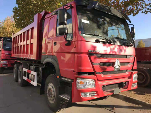 Red Color Second Hand Tipper Trucks , 2nd Hand Dump Trucks GCC Approved