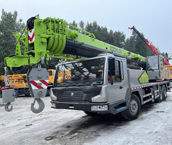 Chinese Used Crane ZOOMLION ZTC250V 25 Tons Mobile Crane in Very Good Condition