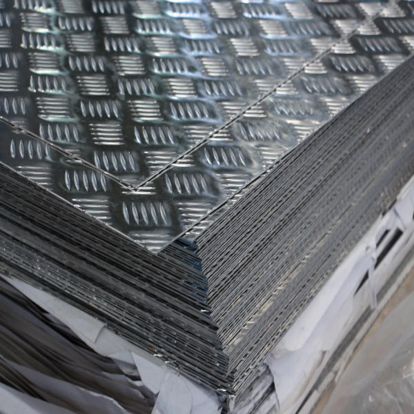 3003 5052 сорта Алмазный алюминиевый лист Нескользящий алюминиевый лист