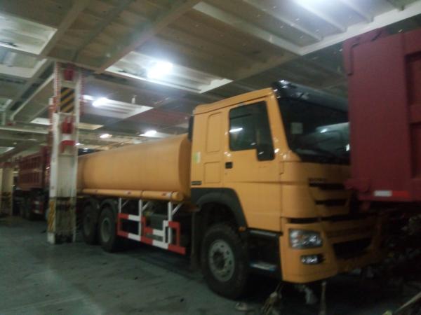 Street Water Sprinkler Liquid Tanker Truck Barrow Watering Lorry HOWO