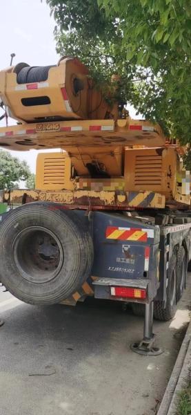 Tonnage à forte demande 2013 Xc 80T 100T Grue de camion Grue mobile Hauteur maximale de levage 40m