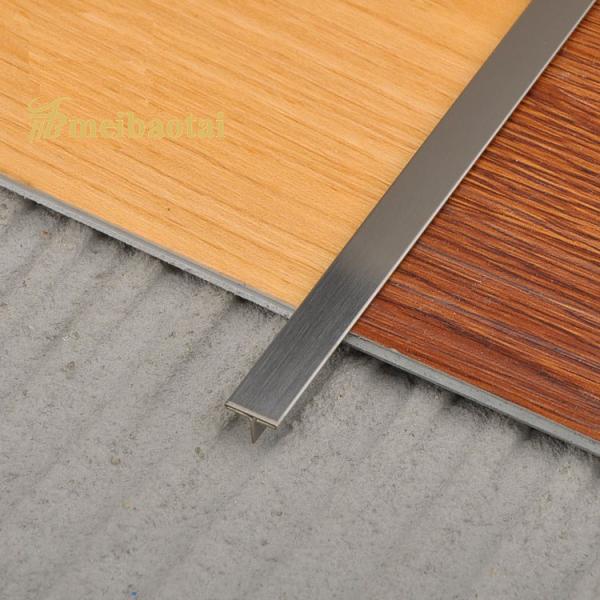 Comprimento de canto de aço inoxidável da largura 2048mm da guarnição 20mm da telha da linha fina