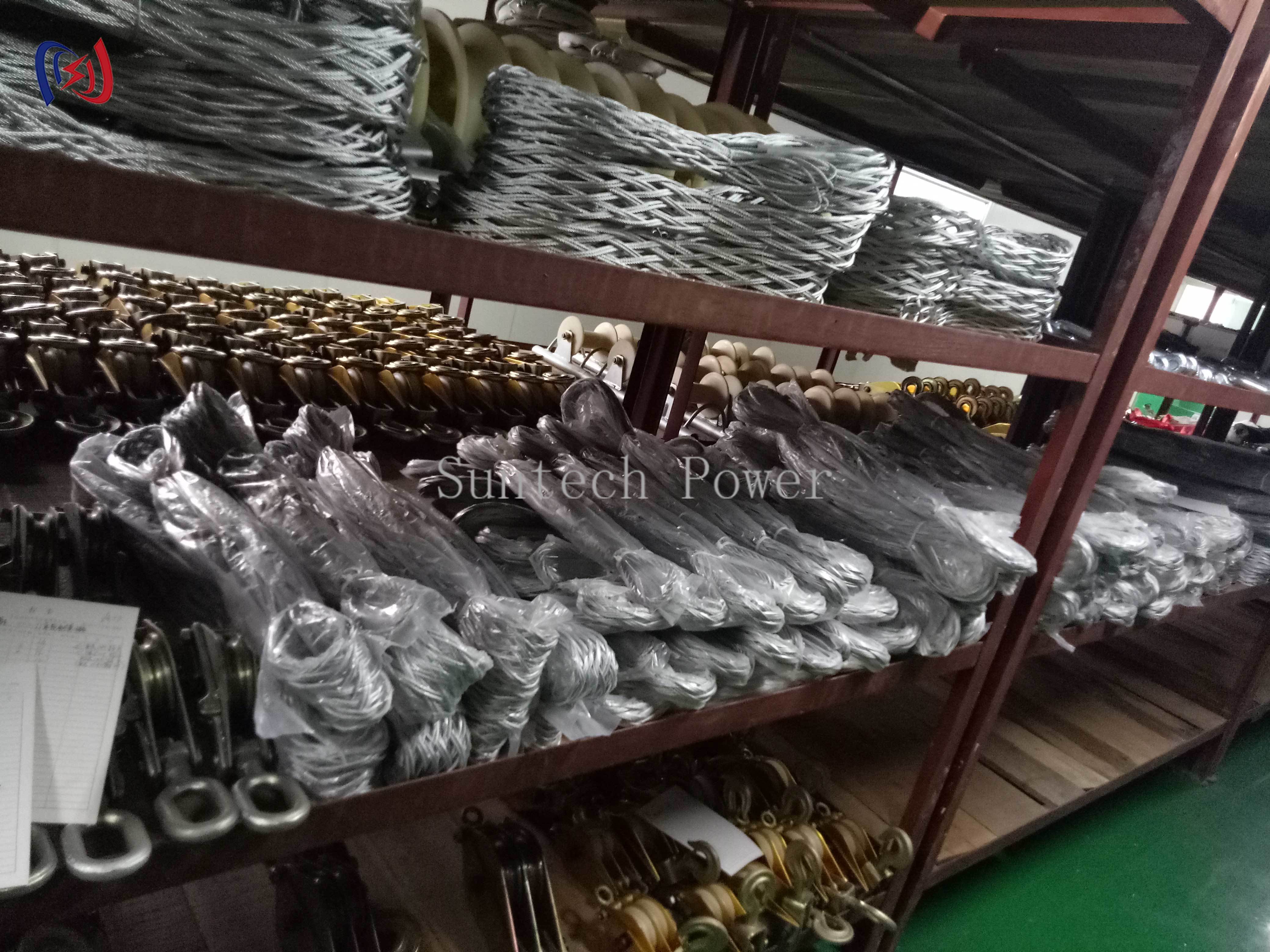 Mesh Sock Connector for ACSR70-1250 Conductors with 15-120KN Rated Load, Zinc-Nickel Anti-Corrosion Finish, and Self-Tightening Interlocked Weave