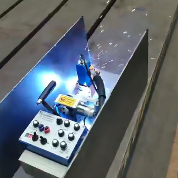 Semi-Automatic Tank Corner Welding Machine with Portable 4 Wheels Saw Welding Tractor