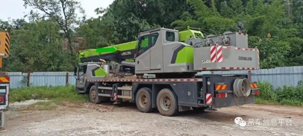 Zoomlion 25 Ton Used Mobile Crane ZTC250H / ZTC251V / ZTC250A 3 Axles