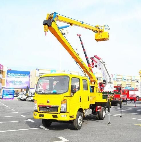 HOWO 16m-18m Aerial Platform Truck Truck Mounted Insulated Aerial Lift Truck For Philippines