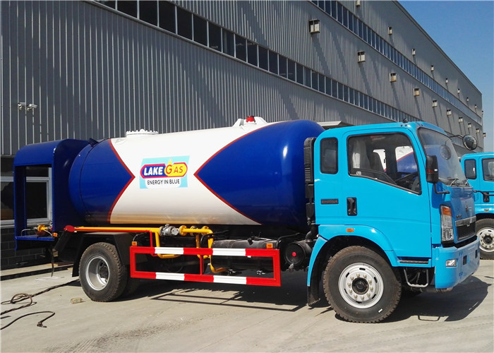 Тележка перехода Sinotruk Howo 4x2 RHD 12000L LPG