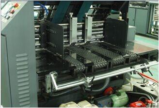 Máquina de estratificação da flauta automática de alta velocidade com o automóvel que vira 200 - 450gsm