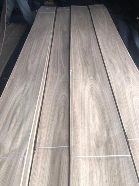Crown Cut American Walnut Wood Veneer 0.45mm Thick 250cm Length