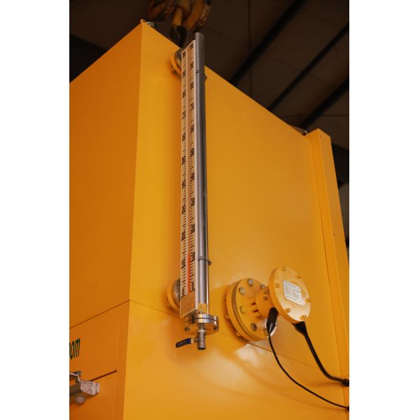 Enclosed Emergency Shower and Eyewash Station with Heating and Chilling System in 304 Stainless Steel ANSI Z358-2014 Compliant