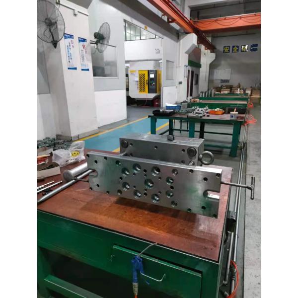 738 738H NAK80 SKD61 Automotive Plastic Injection Molding PA66 Housing