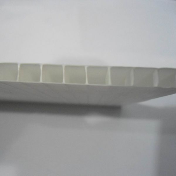 Customizable Corflute Sheet Waterproof Corrugated Plastic Board for Advertising Signs Packaging Protection Display Panels and Outdoor Promotional Applications