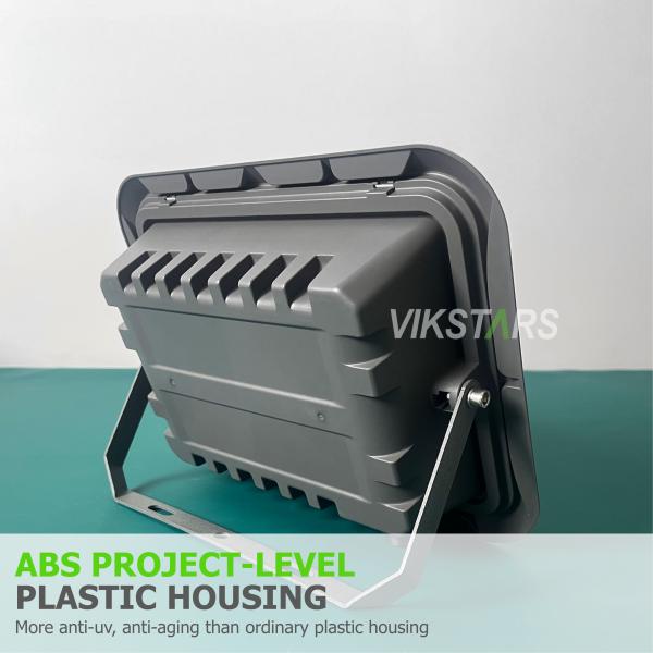 Ventas calientes 100W 200W 300W 400W Luz solar de inundación con PC Lente Iluminación rural exterior IP65 Inmune Iluminación solar de jardín