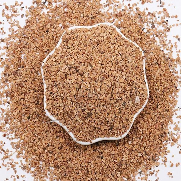 Precision Walnut Shell Blasting Abrasive 0.4% Oil Walnut Sandblasting