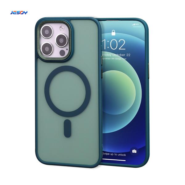 Strong Magnetic Mobile Cover Matte Translucent Mobile Cover Skin Friendly For iPhone 16 15 Pro max