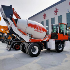 Used Concrete Mixer Yuchai Engine 9000kg Curb Weight 6 Meters Brand New Self Loading Mixing Truck