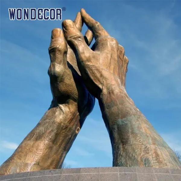 Скульптура больших на открытом воздухе рук молитве отливки украшения бронзовая