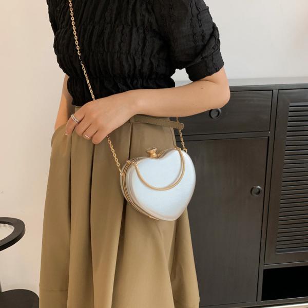 Letter Pattern Heart Shaped Chain Ladies' Handbags 2024 Luxury for Fashionable Women