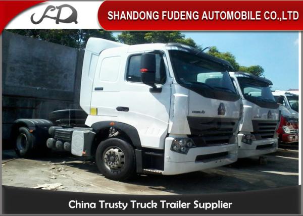 336 HP Mini Tractor Head Trucks With Tubeless Tire 4 × 2 Drive Wheel