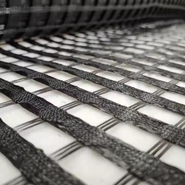 PVC Or SBR Coated UX Reinforce Polyester Geogrid 5.2x100M Retaining Walls Stabilizer