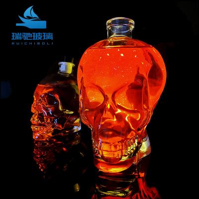 380 ml 500 ml 700 ml 1000 ml Garrafa de vidro em forma de crânio Liquor com cortiça e corpo transparente