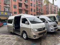 Toyota Hiace a employé Mini Bus 13seats avec le moteur de la transmission automatique 2TR
