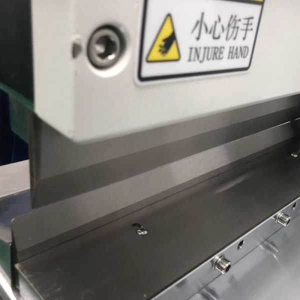 Max 2mm Clearance Metal Core Guillotine PCB Cutter with Adjustable Pressure for V Cut PCB Depaneling