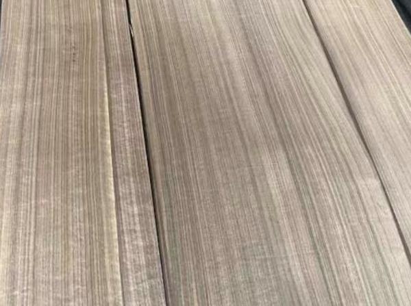 0.5m-2m / 2cm-2.44m / 2.45m-3.6m Wood Veneer Walnut Natural Walnut Veneer For Home Decoration