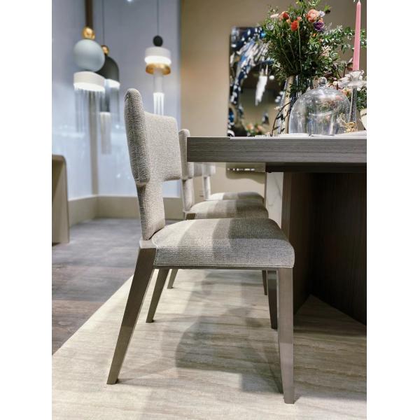 Estofamento econômico que janta cadeira do restaurante do hotel do espaldar do arco da cadeira a meia