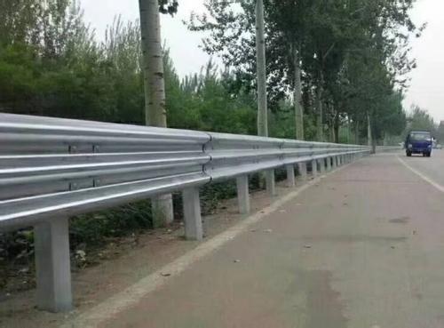 Thrie Beam Roadside Guardrail , Galvanized Guard Rail For Traffic Road Safety Use