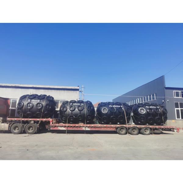 Fendercare D2.5L5.5m Pneumatic Rubber Fenders For Oil Tanker Transfer