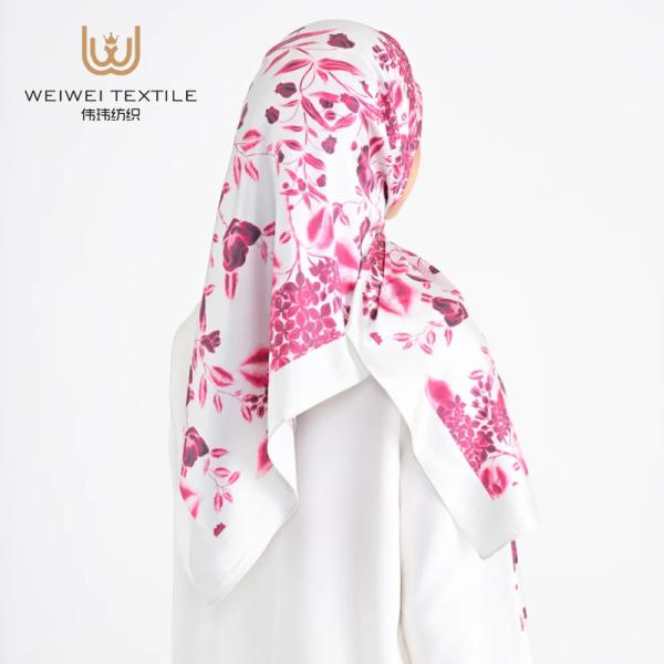 Factory Wholesale Summer Designer Satin Silk Hijab Malaysian Scarf Square Headscarf Print New Spring Sunscreen Shawl for Women