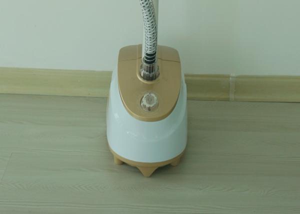 Flexible Handheld Garment Steamer Easy To Restore With Removable Water Tank